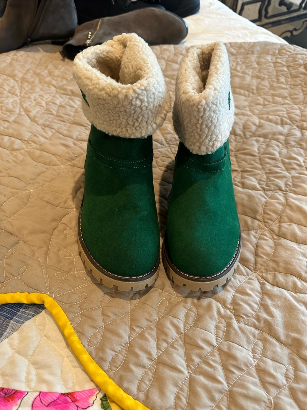 Women’s Green Sherpa-Lined Winter Boots